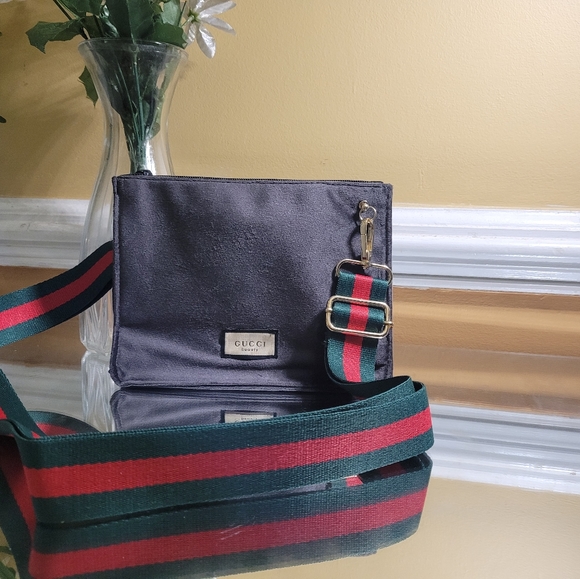 Gucci pouch converted into shoulder bag or strap bag. Aftermarket shoulder strap - Picture 3 of 13